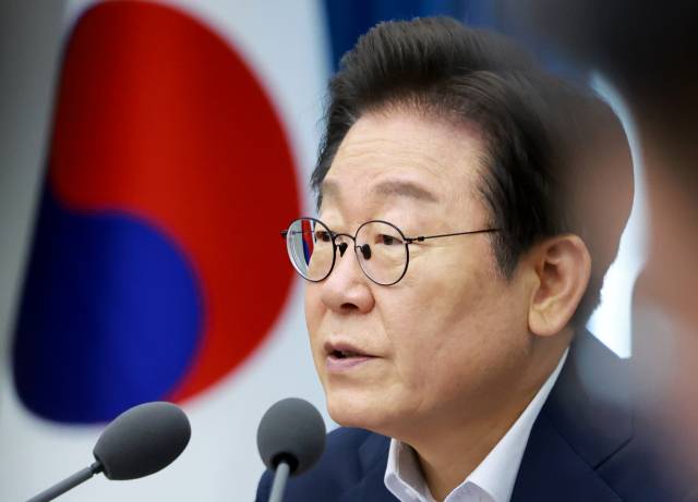 이재명 대통령이 30일 서울 용산 대통령실 청사에서 열린 비상경제점검 태스크포스(TF) 3차 회의에서 발언하고 있다. 연합뉴스