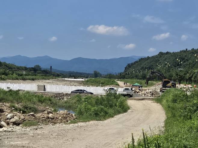 경주시가 APEC에 맞취 북천을 친수공간으로 조성하기 위해 정비를 진행하고 있다.&nbsp;&nbsp;&copy;시사저널