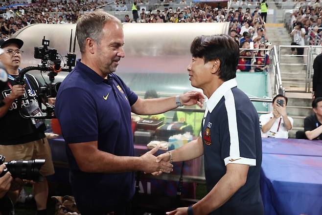 ▲ 31일 오후 서울월드컵경기장에서 FC서울과 FC바르셀로나의 친선경기가 열렸다. 라민 야말이 2골을 터뜨리며 이름값을 톡톡히 한 바르셀로나가 조영욱과 야잔의 골로 반격한 서울에 7-3으로 이겼다. ⓒ&nbsp;연합뉴스