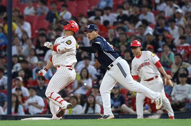 두산 박성재(오른쪽). /사진=두산 베어스 제공