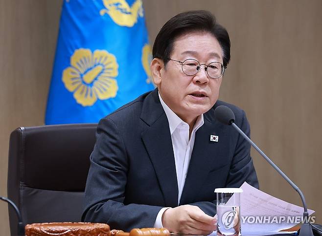 이재명 대통령 (서울=연합뉴스) 홍해인 기자 = 이재명 대통령이 29일 서울 용산 대통령실 청사에서 열린 국무회의에서 발언하고 있다. 2025.7.29 hihong@yna.co.kr