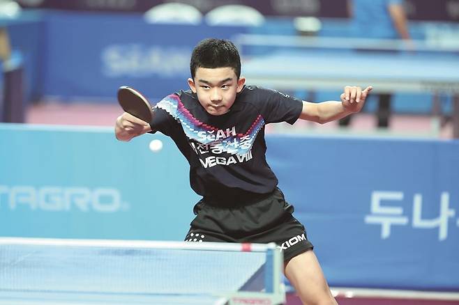 경기 벌이는 남자탁구 유망주 이승수 [대한탁구협회 제공. 재판매 및 DB 금지]