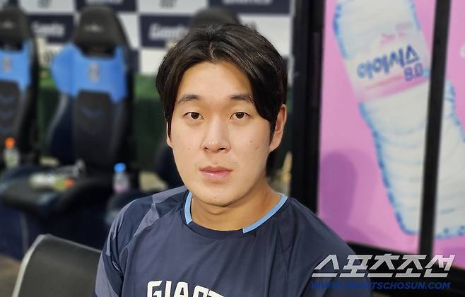 롯데 자이언츠 나승엽이 31일 NC전 승리 후 인터뷰를 하고 있다. 부산=권인하 기자