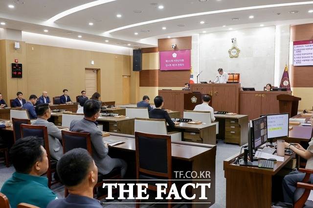 서천군의회가 제332회 임시회 본회의를 진행하고 있다. /서천군의회