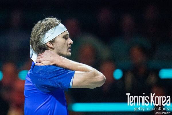 즈베레프도 피할 수 없었던 승모근 통증 / 게티이미지코리아