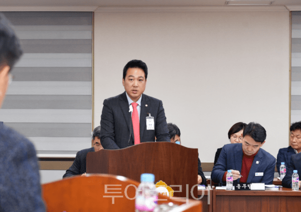 군정질문하는 황선호 의장/투어코리아뉴스 김경남 기자