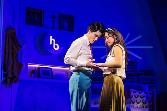 뮤지컬 '어쩌면 해피엔딩'의 한 장면