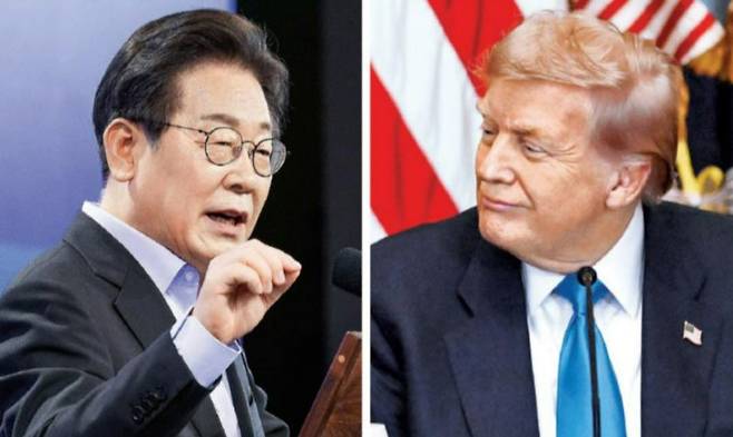 한미 관세 협상이 타결된 31일 이재명 대통령이 서울 종로구 정부서울청사에서 열린 고위공직자 워크숍에서 특강을 하고 있다(왼쪽 사진). 이 대통령은 “만족할 정도는 아니지만 그래도 상당한 성과를 이뤄냈다”고 평가했다. 지난달 30일(현지 시간) 백악관 행사에서 도널드 트럼프 미 대통령이 참석자의 발언을 듣고 있다. 대통령실사진기자단·워싱턴=AP 뉴시스
