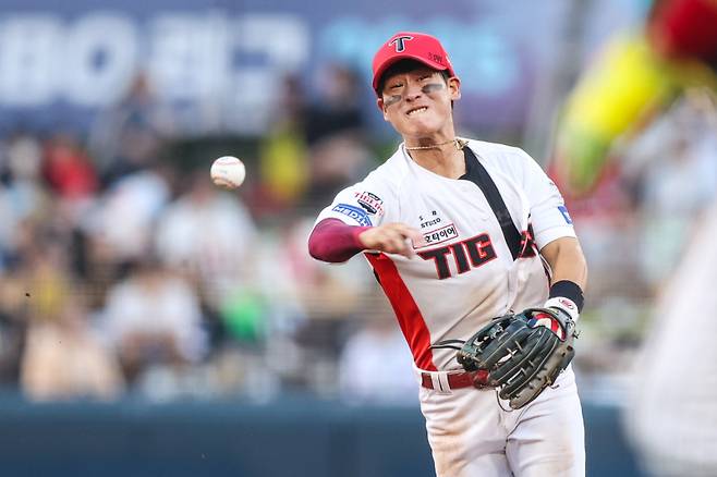 KIA 타이거즈 주전 유격수로 31일 광주 두산전에서 번뜩이는 판단으로 팀 승리에 힘을 보탰다. KIA 제공