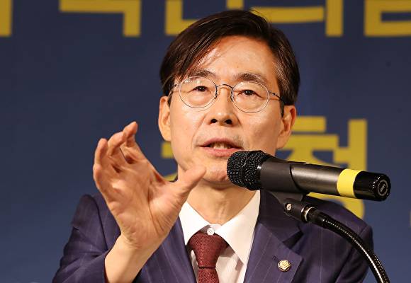 조경태 의원이 1일 아시아포럼 21 초청토론회에서 발언하고 있다 [사진=아시아포럼 21]
