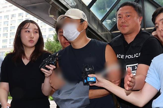 ▲부모·형 살해한 30대 구속심사 출석 [연합뉴스]