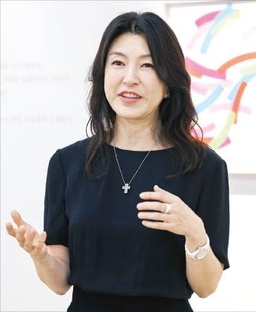 하태임 작가가 서울옥션 강남센터에서 본지와 인터뷰하고 있다.  /이솔 기자