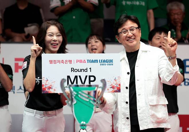 1라운드 MVP를 차지한 ‘당구 여제’ 김가영(하나카드). PBA 제공