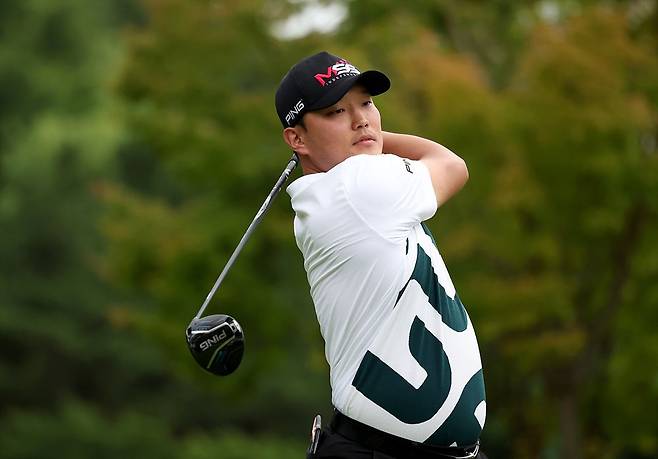 올 시즌 최고의 한 해를 보내고 있는 황도연이 호쾌한 드라이버샷을 날리고 있다. KPGA