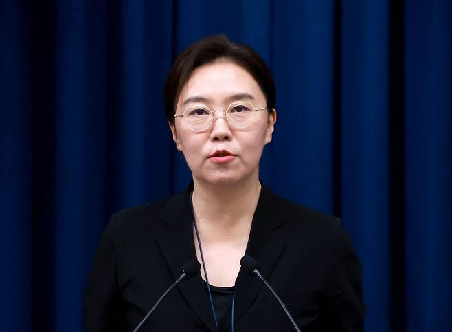 강유정 대통령실 대변인이 지난달 24일 대통령실 청사에서 현안 브리핑을 하고 있다. 연합뉴스