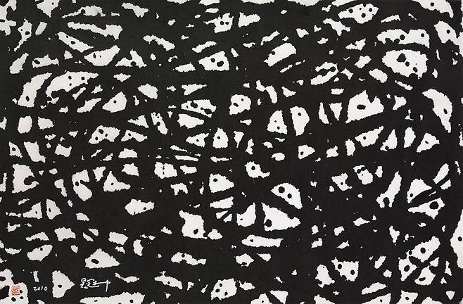 우관중이 생애 마지막에 완성한 유작 '둥지'(2010).  홍콩예술박물관