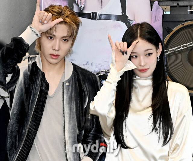 우찬이 애니의 짧은 반바지를 가려줘 눈길을 끌었다. / 마이데일리 DB