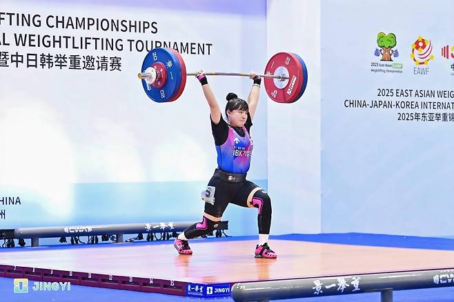 박민영, 동아시아역도선수권 여자 69㎏급 2위 (서울=연합뉴스) 박민영이 7월 31일 중국 푸저우에서 열린 동아시아역도선수권 여자 69㎏급 경기에서 바벨을 들고 있다. [대한역도연맹 제공. 재판매 및 DB 금지]