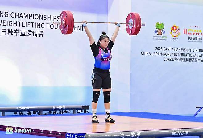 김혜민, 동아시아역도 여자 77㎏급 2위 (서울=연합뉴스) 김혜민이 7월 31일 중국 푸저우에서 열린 동아시아역도선수권 여자 77㎏급 경기에서 바벨을 들고 있다. [대한역도연맹 제공. 재판매 및 DB 금지]