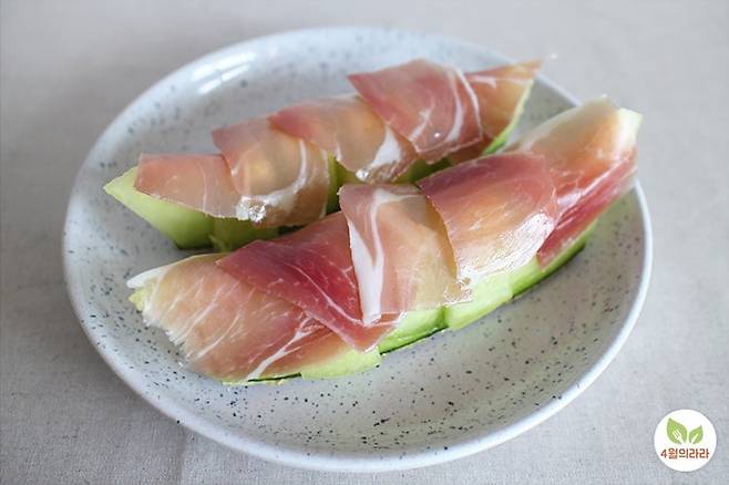 프로슈토를 올린 모습