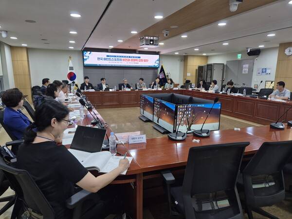 지난 1일&nbsp;오후 2시 서울 영등포구 의사당로의&nbsp;국회의원회관 간담회실에서 대한직장인체육회와 이재정 국회의원실이 주최하고 한국마인드스포츠위원회가 주관하는 '2025 마인드스포츠 진흥 학술세미나'가 개최됐다. /사진=대한직장인체육회