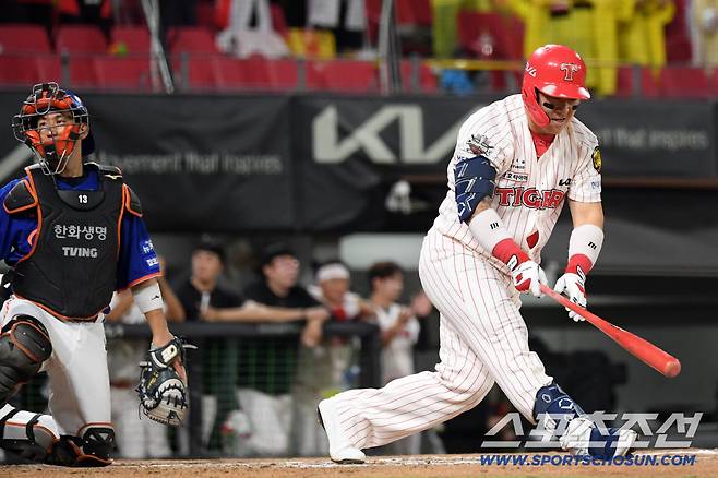 끈질기게 류현진을 괴롭힌 최형우.