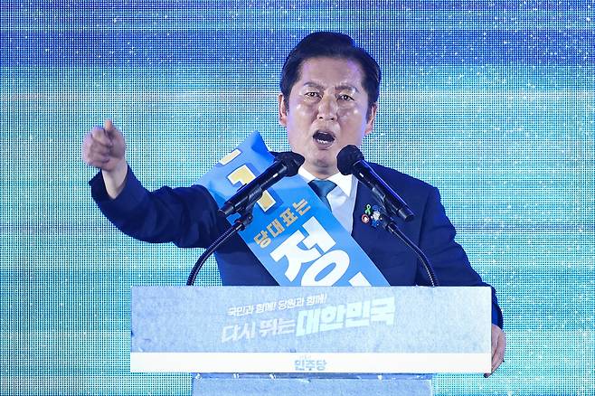 정청래 더불어민주당 신임 대표가 2일 경기 고양시 킨텍스에서 열린 제2차 임시전국당원대회에서 연설하고 있다. 박민규 선임기자