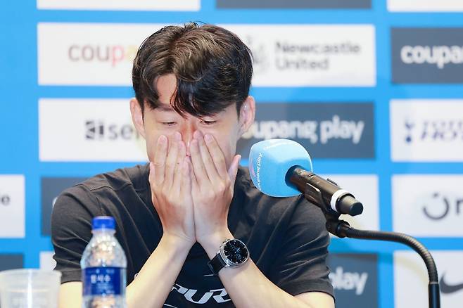 손흥민이 2일 서울 영등포구 IFC 더포럼에서 열린 2025 쿠팡플레이 시리즈 기자회견에 참석해 있다. 연합뉴스