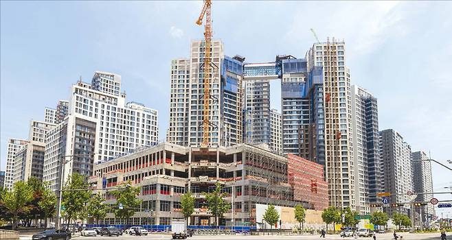 서울 송파구 신천동 ‘잠실르엘’ 아파트 공사 현장. (매경DB)