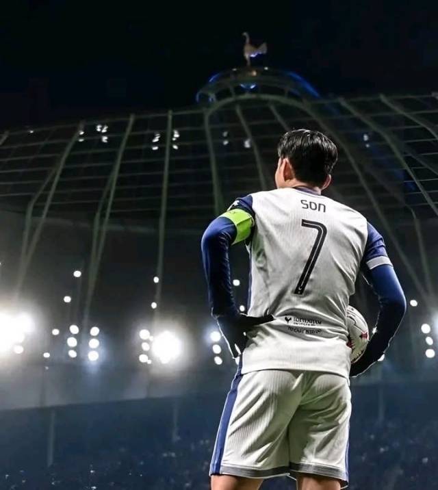 골드는 “손흥민의 LA FC 이적이 성사되면 이번 뉴캐슬 유나이티드와의 경기가 토트넘 유니폼을 입고 뛰는 마지막 경기가 될 것이다. 협상이 길어지면 바이에른 뮌헨 원정까지 동행할 수 있다”고 설명했다. 사진=X