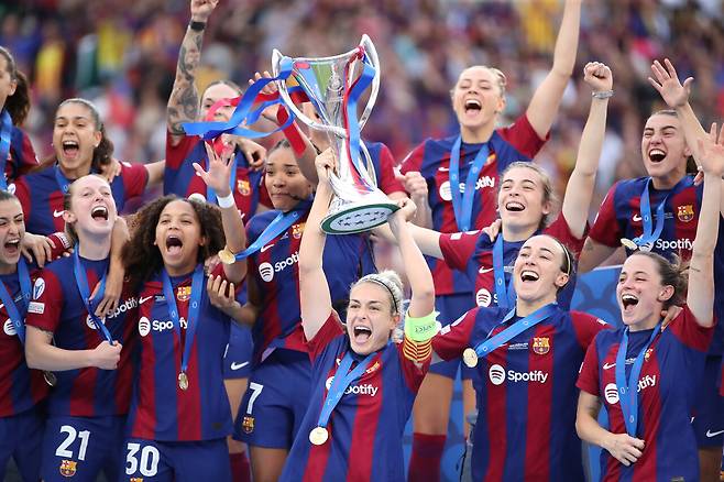 2024년 5월25일 UEFA 챔피언스리그 결승전에서 우승하고 기뻐하는 FC 바르셀로나 페메니 선수들. ⓒEPA