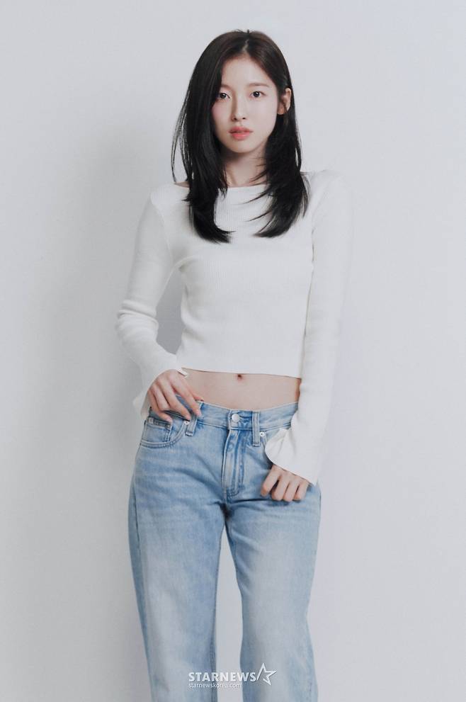 웨이브 오리지널 시리즈 'S라인'의 배우 아린이 28일 진행된 라운드 인터뷰를 위해 포즈를 취하고 있다. /사진제공=ATRP 2025.07.28 /사진=이동훈 photoguy@