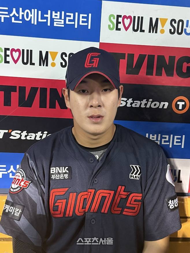 나승엽이 인터뷰에 임하고 있다. 잠실 | 박연준 기자 duswns0628@sportsseoul.com