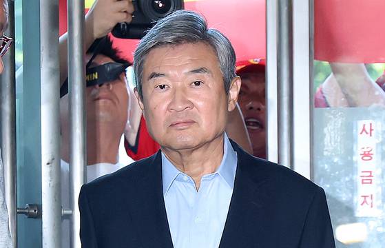 조태용 전 국가안보실장이 지난달 29일 서울 서초구 순직해병특검 사무실에 피의자 신분으로 출석하고 있다. 특검팀은 조 전 실장을 상대로 채 해병 수사 결과가 대통령에게 보고된 경위 등을 조사했다. 중앙포토