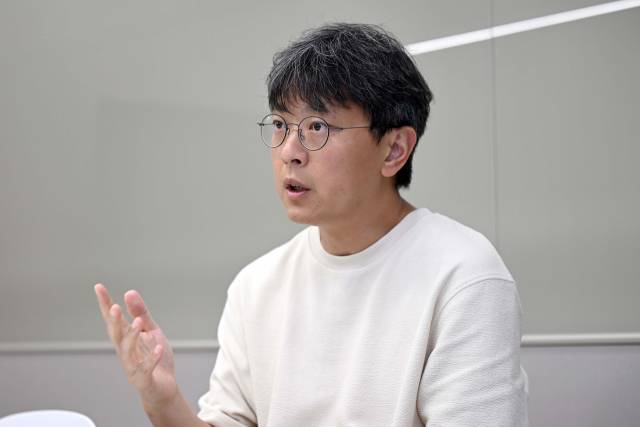 박지웅 패스트트랙 아시아 대표가 지난 29일 서울 강남구 패스트파이브에서 서울경제신문과 인터뷰를 하고 있다. /조태형 기자