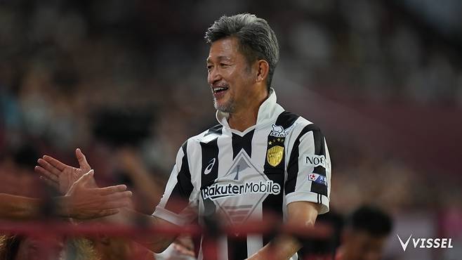 ▲ 1986년 브라질 산투스에서 프로로 데뷔한 미우라는 팔메이라스 등 해외 리그 경험을 한 유학파다. 그는 일본 대표팀에서 2000년까지 활약했고 총 89경기에 나서 55골을 넣으며 인상적인 대표팀 생활을 했다. 프로 데뷔 40년이 지난 지금도 일본 4부리그에서 뛰고 있다. ⓒ 비셀 고베