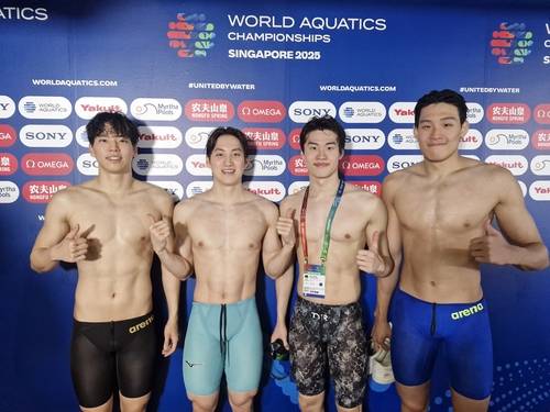 남자 혼계영 400ｍ 국가대표 이주호, 최동열, 황선우, 김영봄(이상 왼쪽부터).  [대한수영연맹 제공. 재판매 및 DB 금지]