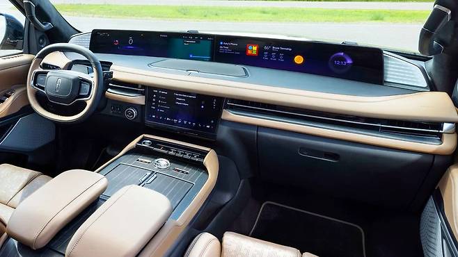 링컨 신형 네비게이터 실내