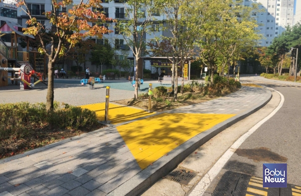 단지내 옐로 카펫 등 어린이 안전시설 설치. ⓒ서울시