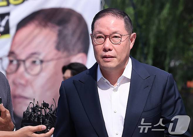 조현상 HS 효성 부회장이 4일 오전 서울 종로구에 마련된 김건희 특검팀(특별검사 민중기) 사무실로 조사를 받기 위해 출석하고 있다. 2025.8.4/뉴스1 ⓒ News1 박지혜 기자