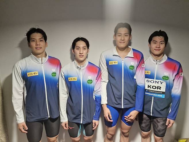 혼계영 400m 대표팀. 왼쪽부터 이주호, 최동열, 김영범, 황선우. (대한수영연맹 제공)