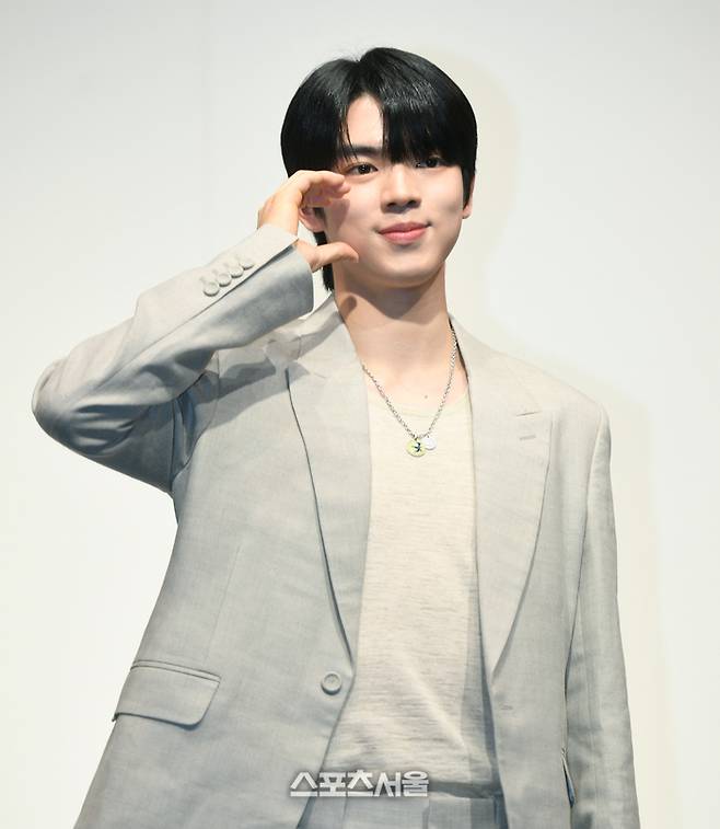 피겨 차준환이 18일 서울 동대문 DDP 아트홀에서 열린 ‘크리스챤 디올:디자이너 오브 드림스’ 전시 포토콜 행사에서 포즈를 취하고 있다. 사진 | 최승섭 기자 thunder@sportsseoul.com