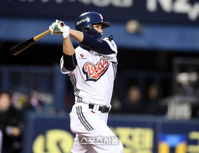 두산 오명진이 3일 서울 잠실구장에서 열린 2025 KBO 리그 키움과 경기 2회말 헛스윙을 하고 있다. 잠실 | 최승섭기자 thunder@sportsseoul.com