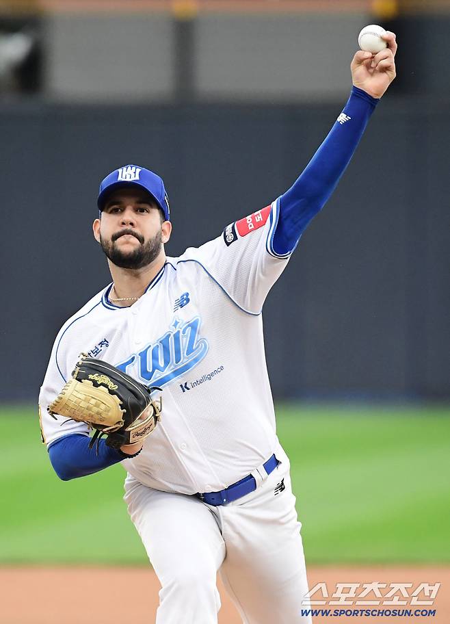19일 수원 케이티위즈파크에서 열린 KT와 한화의 경기. 선발 투구하고 있는 KT 헤이수스. 수원=송정헌 기자songs@sportschosun.com/2025.07.19/