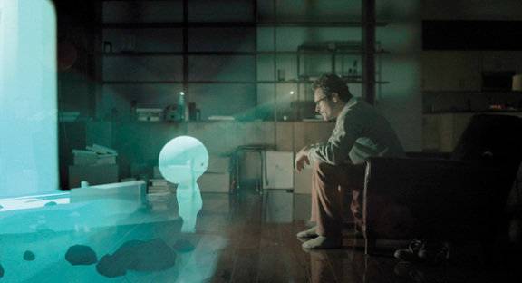 2013년에 개봉한 영화 'her'. 주인공 테오도르는 자신의 말에 귀를 기울이며 이해해주는 인공지능 사만다에게 사랑의 감정을 느낀다.