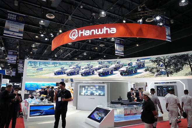 필리핀 마닐라에서 개최된 국제방산전시회 'ADAS 2024'에 설치된 한화오션·한화시스템·한화에어로스페이스 부스.한국방위산업진흥회