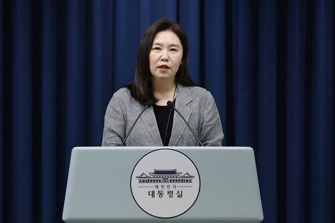 강유정 대변인이 4일 서울 용산 대통령실 청사에서 비서실장 주재 수석보좌관회의 관련 브리핑을 하고 있다. 사진=뉴시스