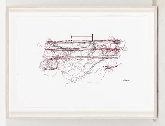 가나아트남산에서 전시 중인 시아토 치하루의 작품 'Connected to the Universe 2023' Thread and pencil on fabric 40 x 56 cm. 사진 가나아트남산