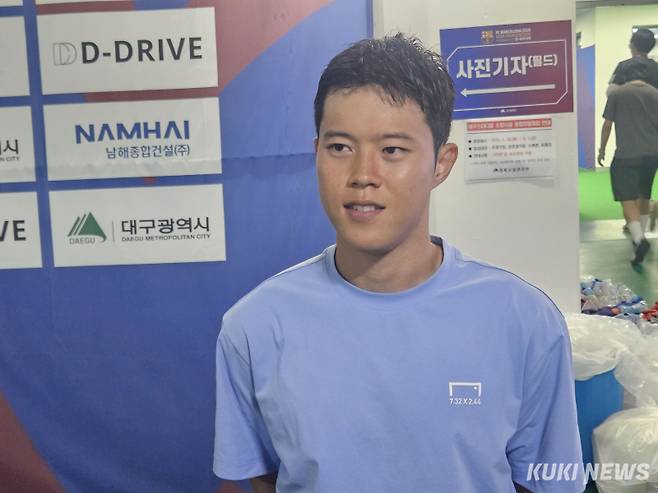 정성원이 4일 오후 8시 대구스타디움에서 열린 FC바르셀로나와의 '바르셀로나 2025 아시아 투어 에디션' 2차전이 끝난 후 믹스트존에서 인터뷰하고 있다. 송한석 기자