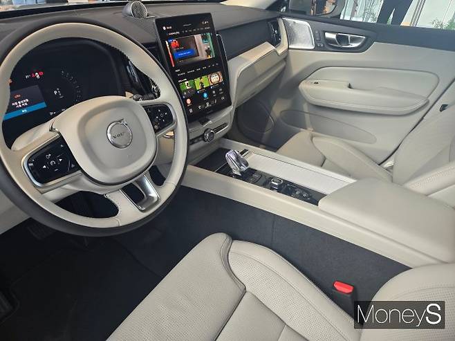 신형 XC60의 국내 판매 가격은 ▲B5 AWD 플러스 6570만원 ▲B5 AWD 울트라 7330만원 ▲T8 AWD 울트라 9120만원이다. /사진=김이재 기자